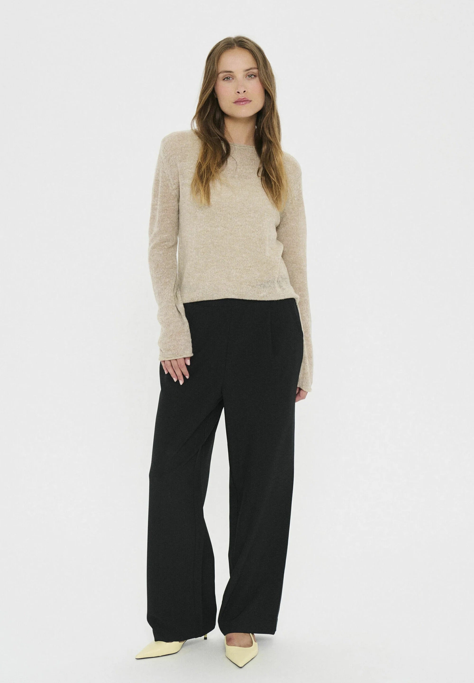 ANELISZ Pullover mit U-Boot-Ausschnitt – Oxford Tan Melange