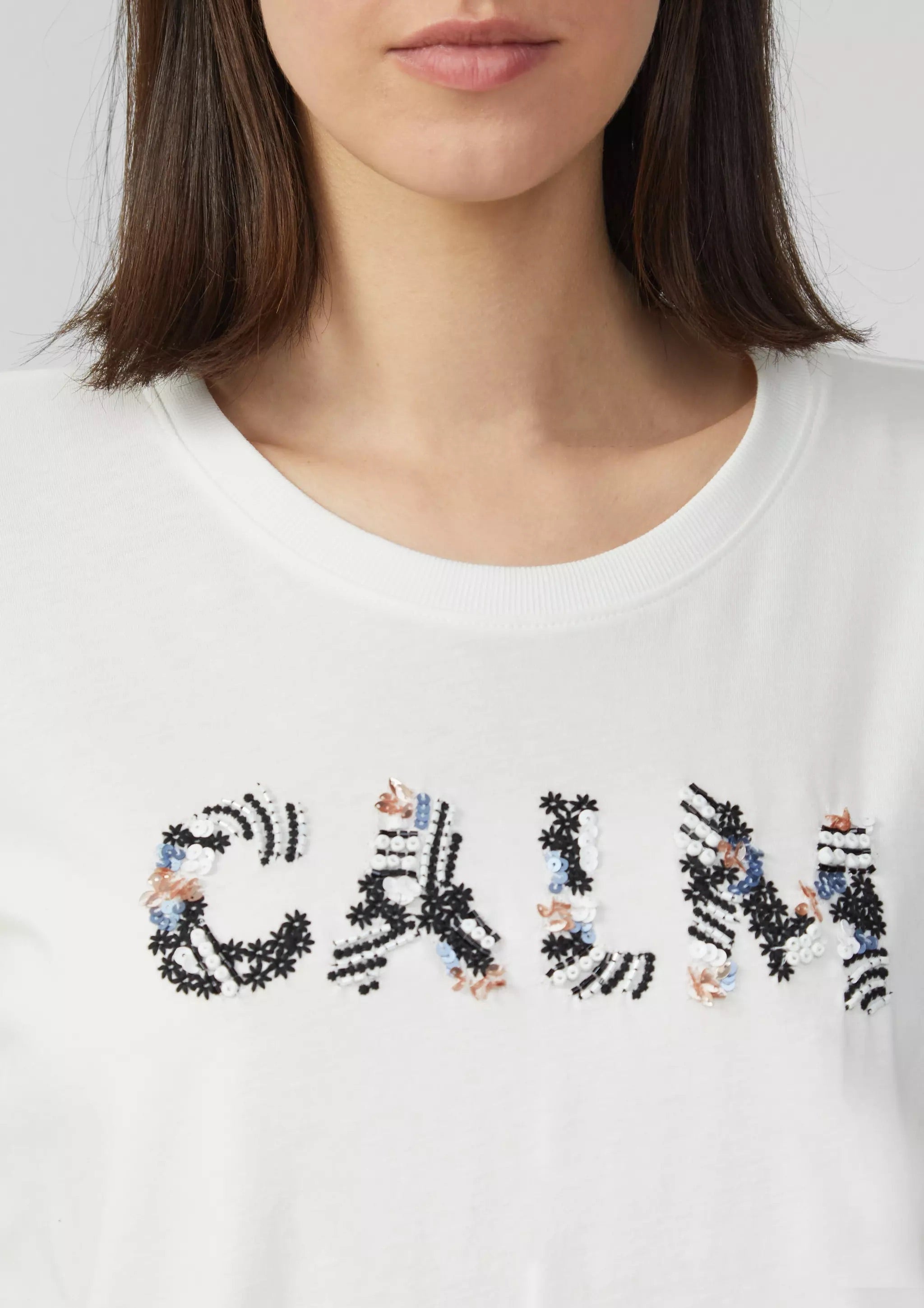 s.Oliver Damen-T-Shirt aus Jersey mit lockerer Passform – Muster: CALM Floral Artwork