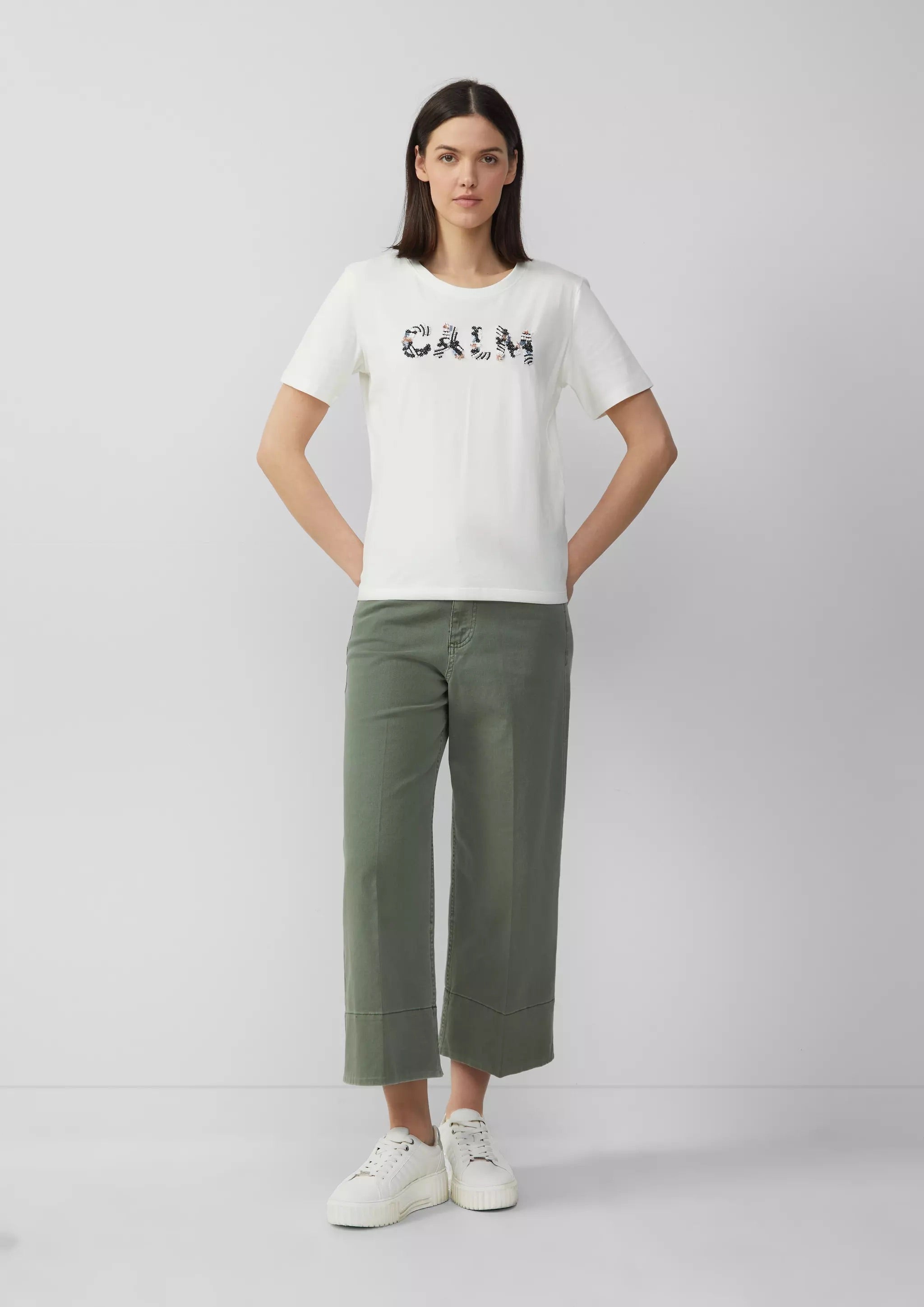 s.Oliver Damen-T-Shirt aus Jersey mit lockerer Passform – Muster: CALM Floral Artwork