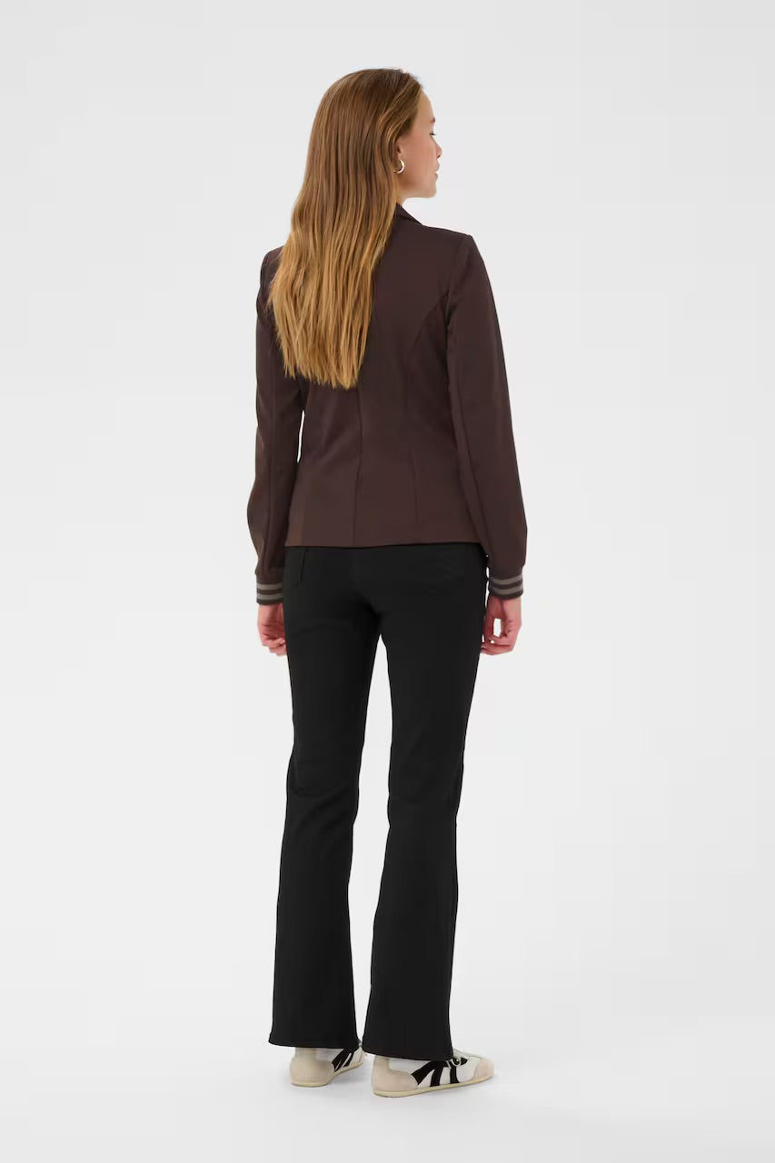 Kaffe Kinnie Mocha Brown Blazer – Ein-Knopf-Blazer mit gestreiften Strickbündchen, tailliert | Damen