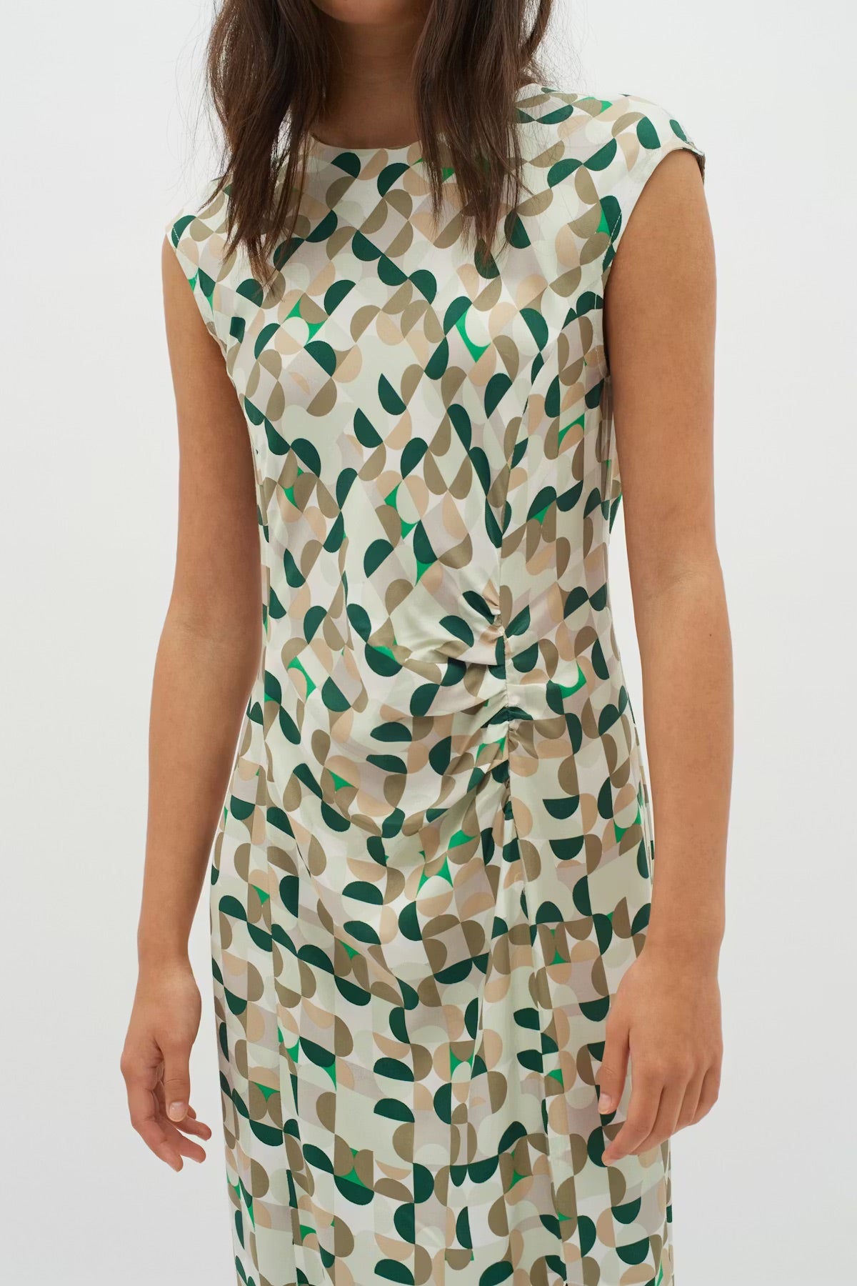 InWear BerilIW Kleid - Grünes Maxikleid mit geometrischem Muster
