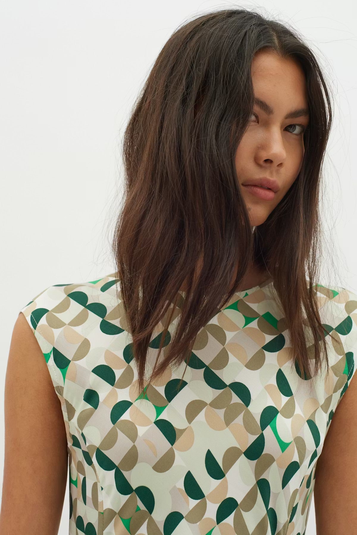 InWear BerilIW Kleid - Grünes Maxikleid mit geometrischem Muster