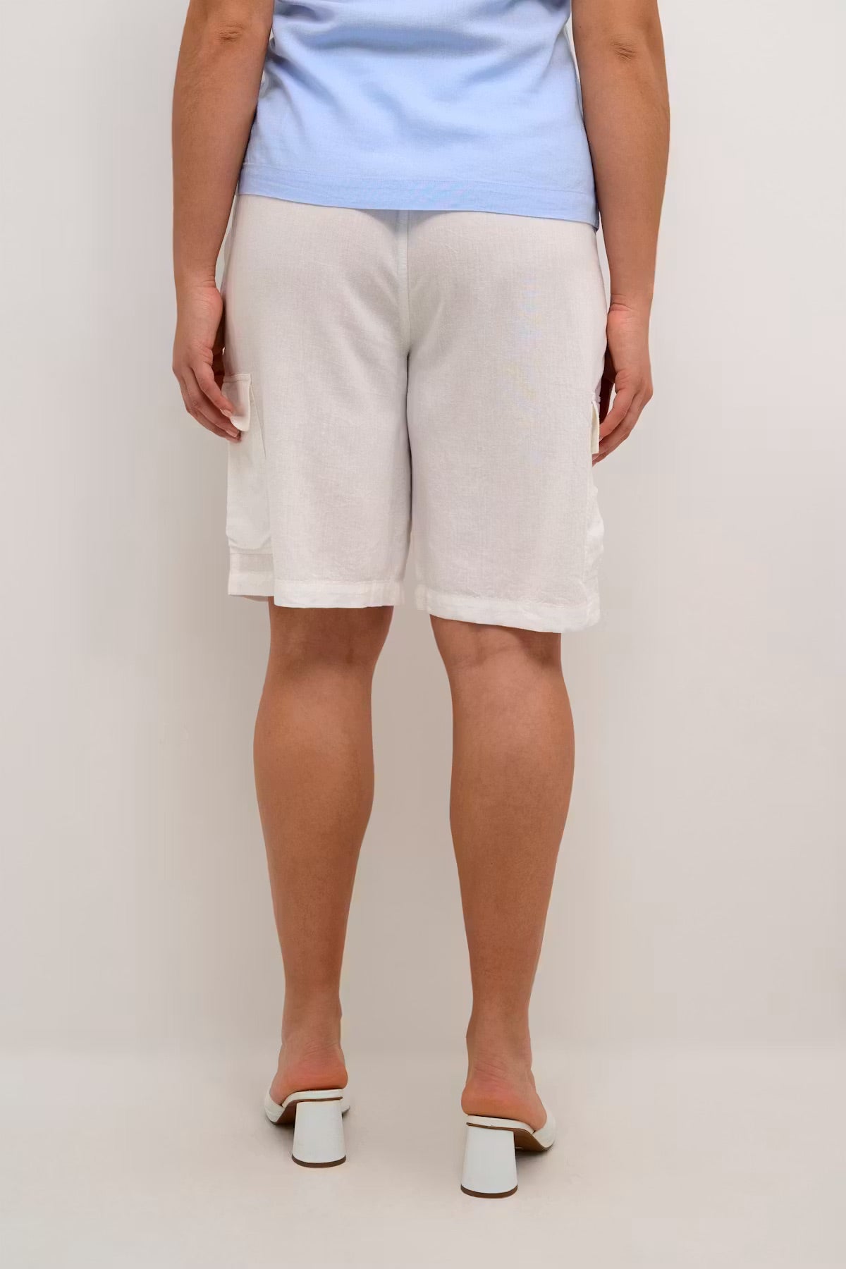 Kaffe Kamilla Off-White Leinen-Bermuda-Shorts – Elastischer Bund aufgesetzte Taschen lockere Passform | Damen