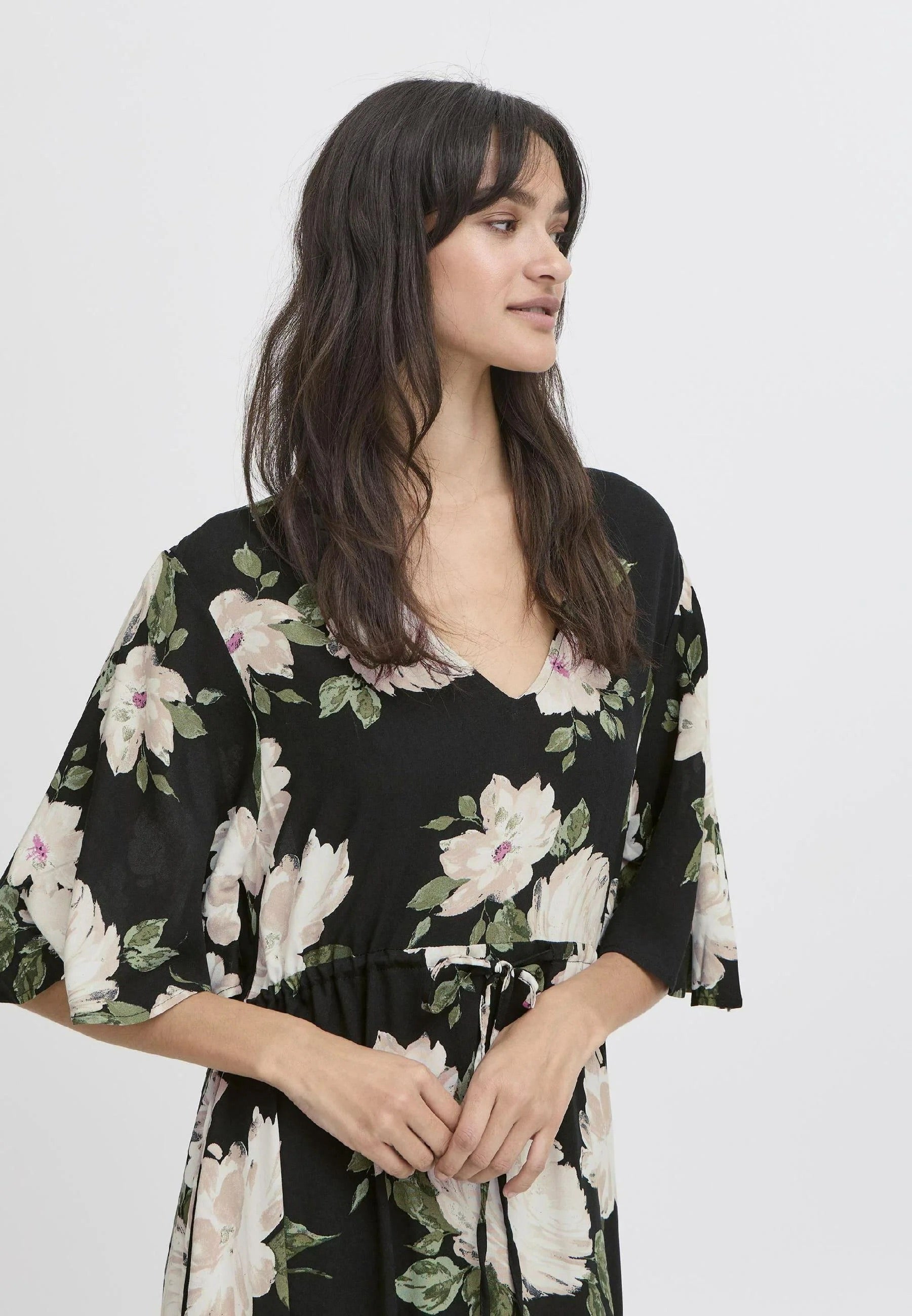 b.young BYMMJOELLA - Maxikleid - schwarze Rosen