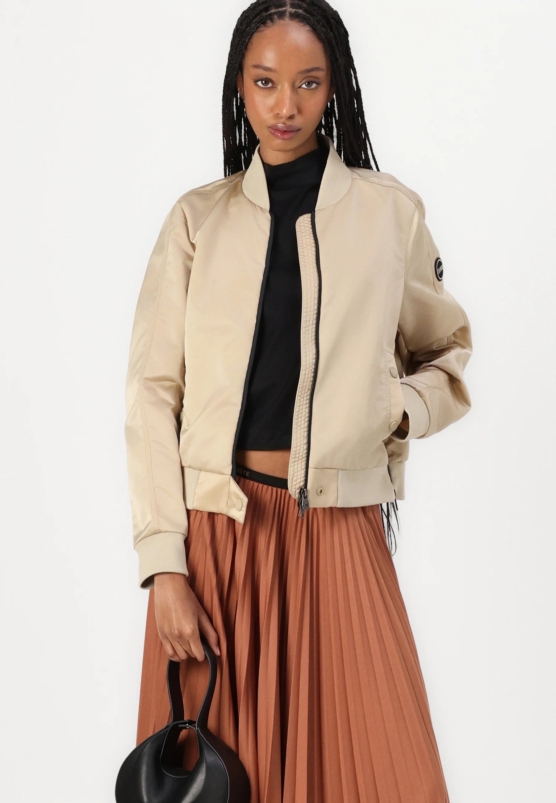 Lacoste ist noch nicht fertig, lange Zeit nicht verfügbar