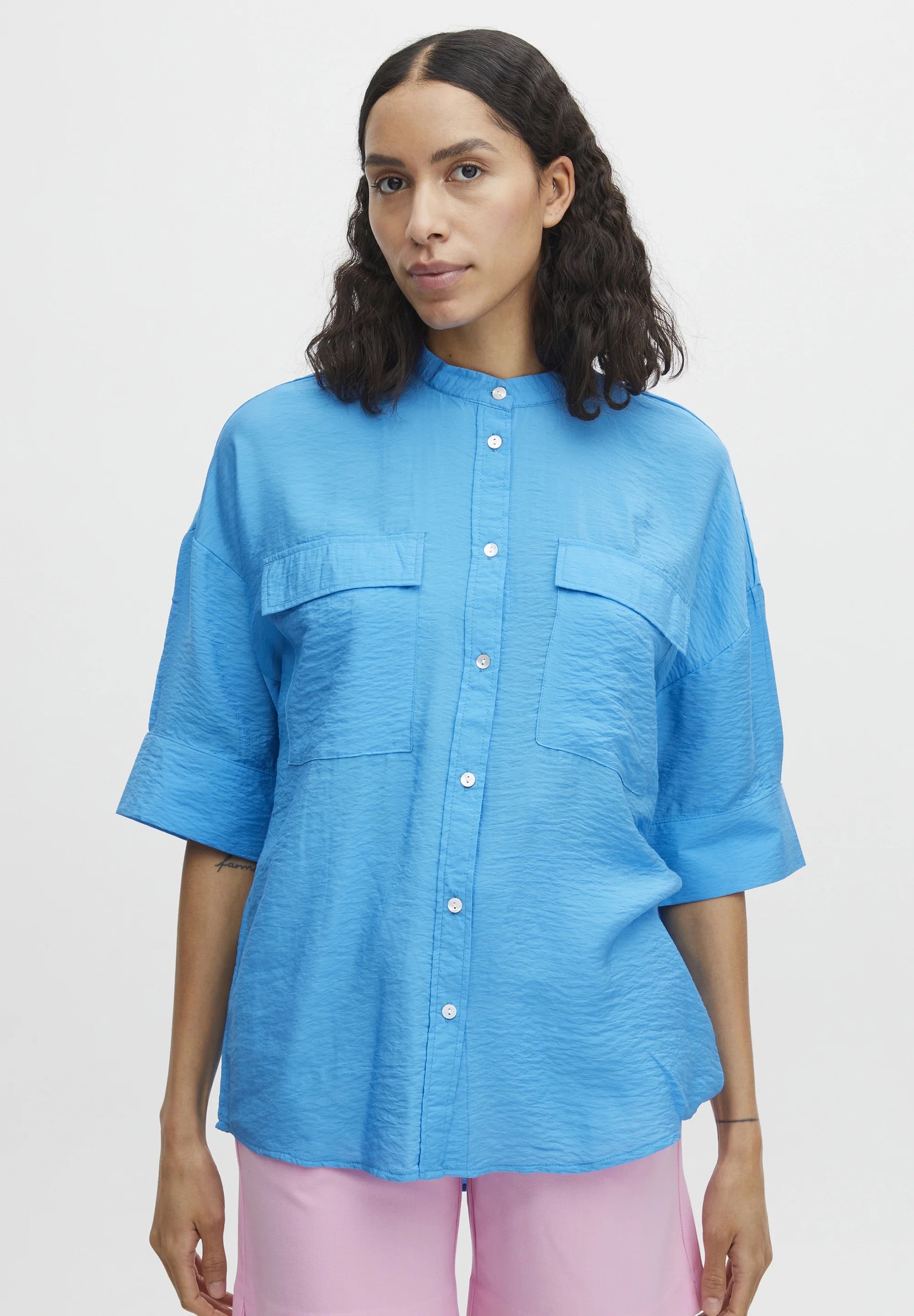 b.young BYIHALIEA - Bluse mit Knopfleiste - Ibiza-Blau