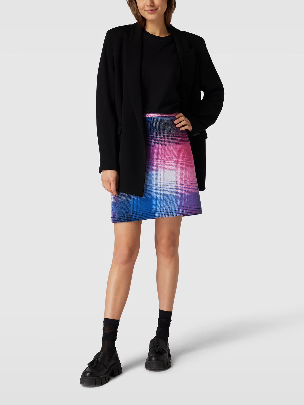 s.Oliver RED LABEL Damen-Minirock mit Farbverlauf und Karomuster – Königsblau zu Rosa