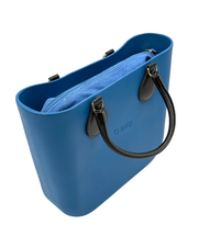 O bag Mini – Blaue Umhängetasche mit schwarzen Lederhenkeln