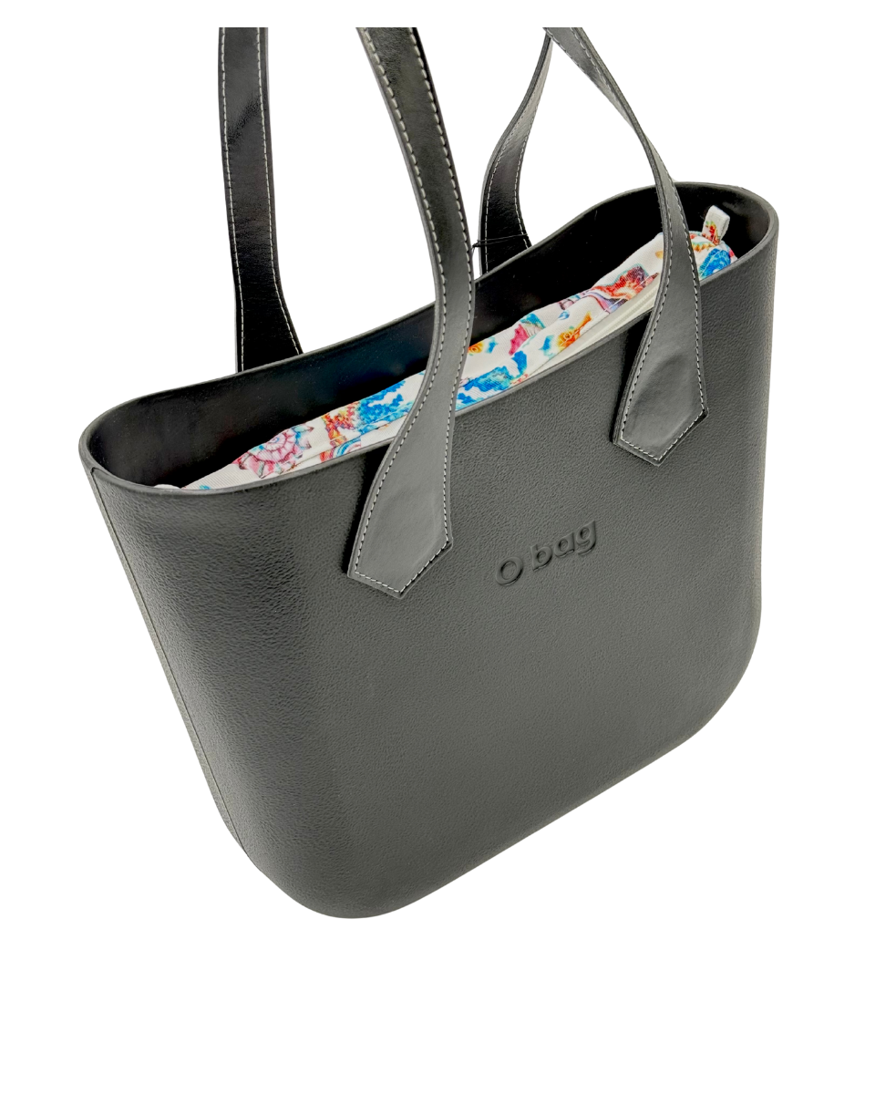 O bag Mini – Schwarze Tragetasche mit Ocean-Print-Innenfutter