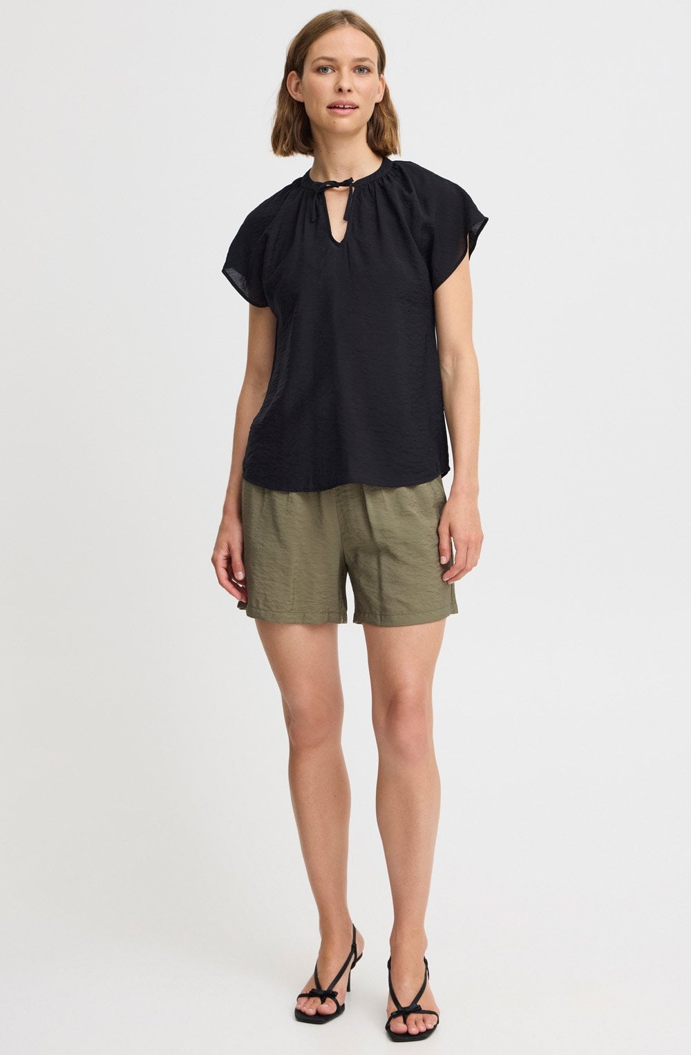b.young Hailey Bluse mit Bindekragen - Schwarz