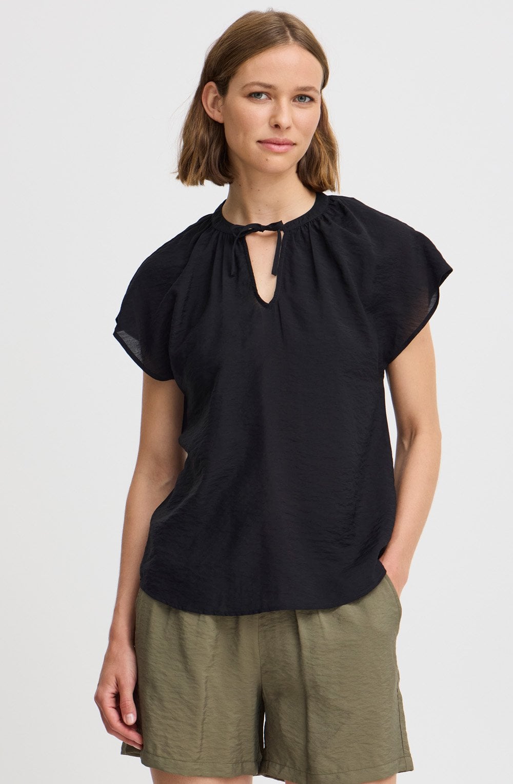 b.young Hailey Bluse mit Bindekragen - Schwarz