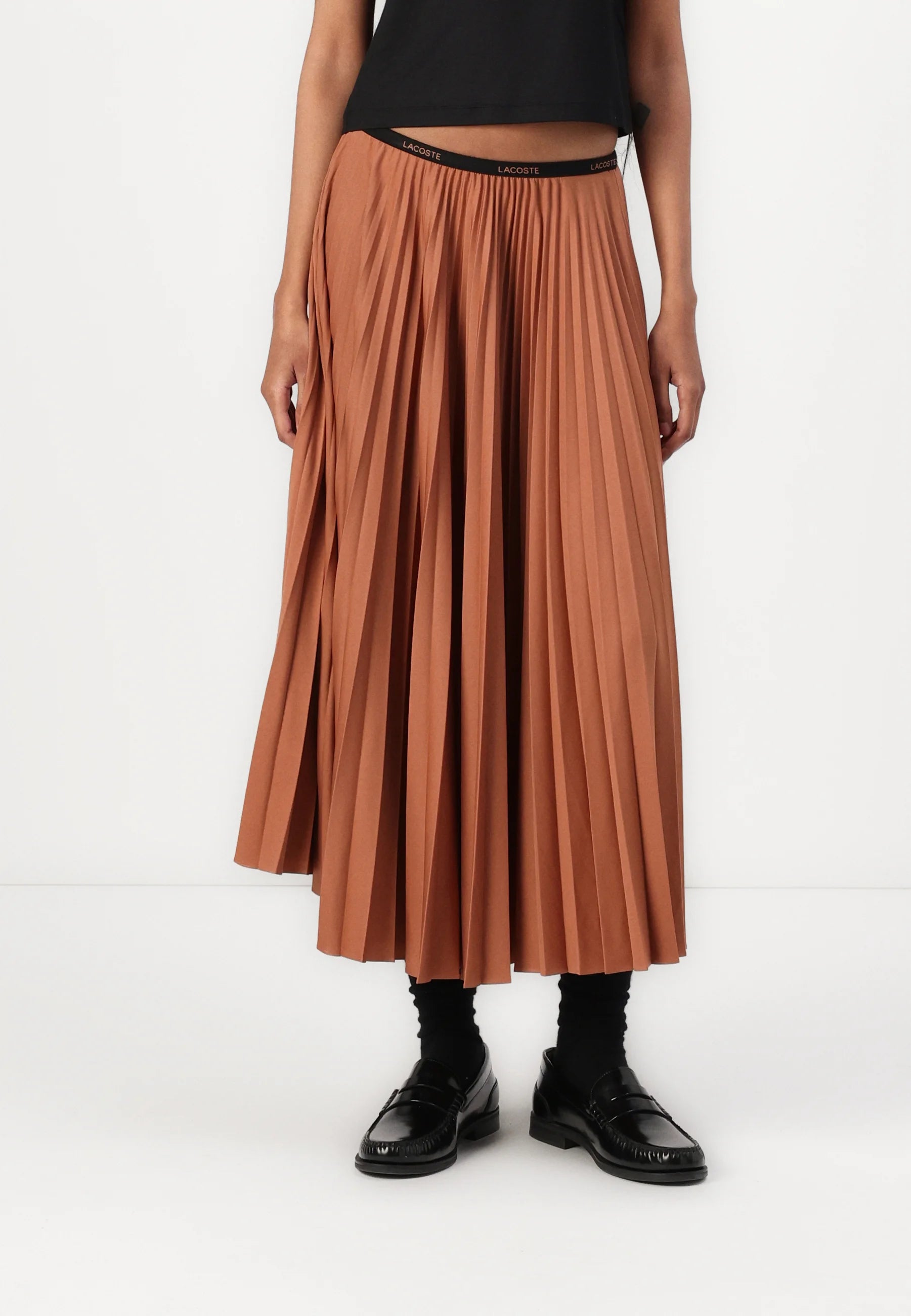 Lacoste ist noch nicht fertig, lange Zeit nicht verfügbar