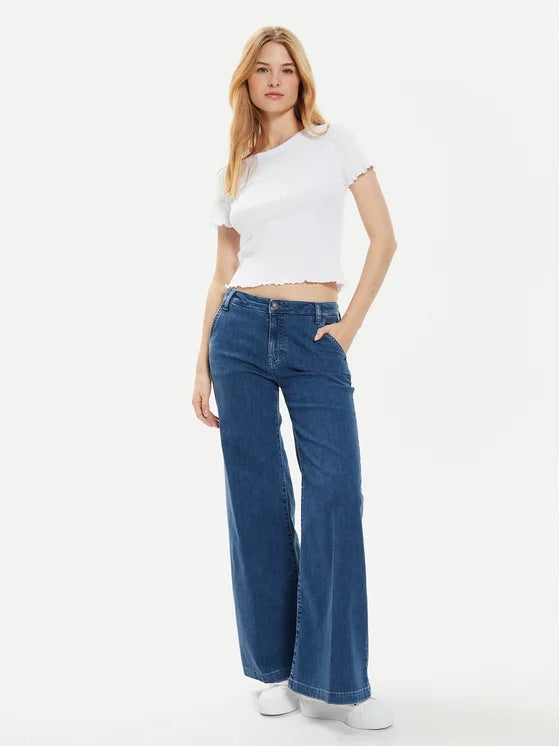 Brave Soul Crop-Top mit Ösenbesatz – Weiß