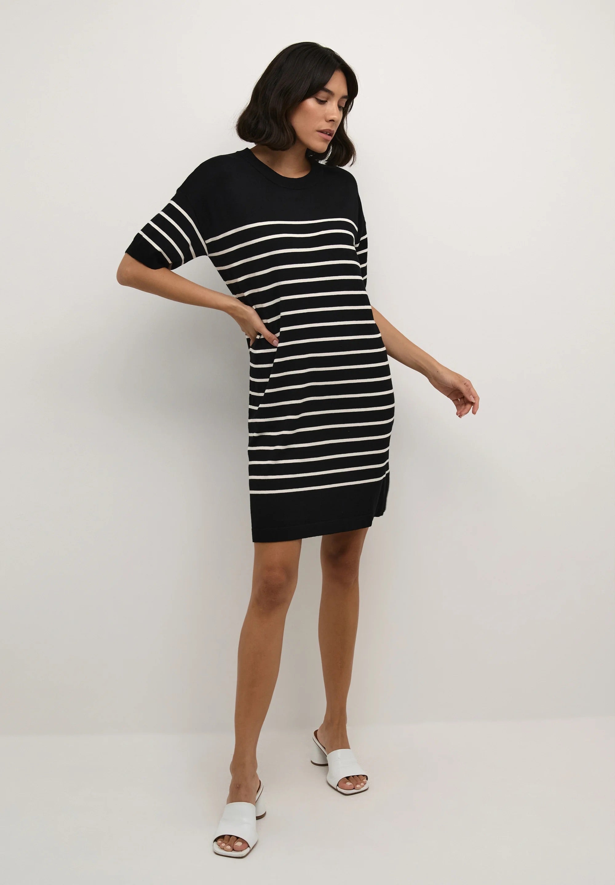 Kaffe Kalizza Minikleid aus Strick mit Schwarz-Weiß-Streifen – Kurzarm | Damen