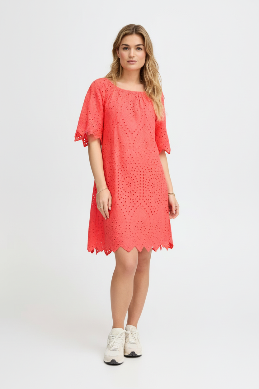 Sorbet Milea schulterfreies Kleid mit Lochstickerei – Korallenrosa