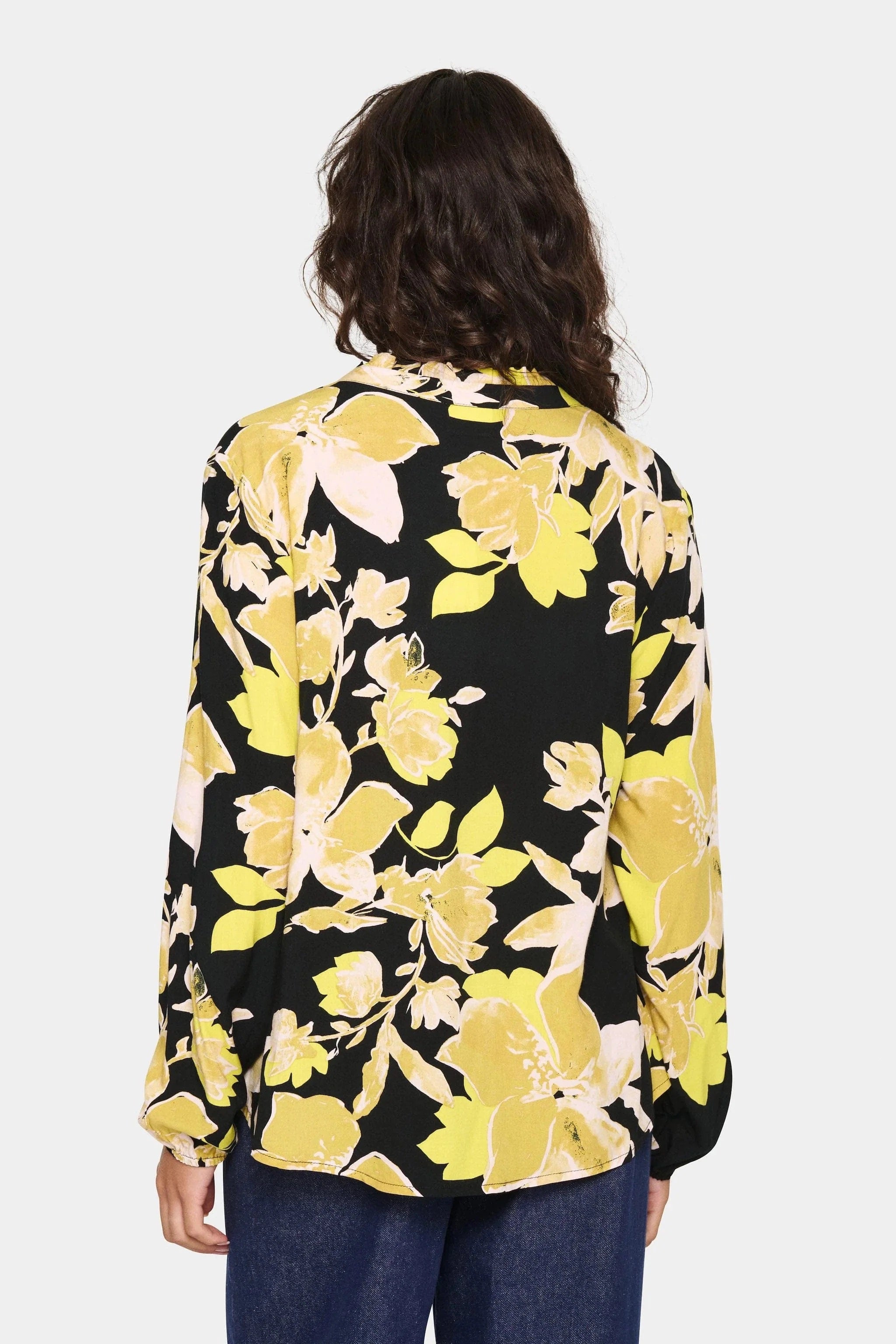 Saint Tropez Eda Bluse mit Print – Schwarz mit polierten Blumen